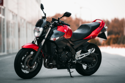Teciomar Ábila traz uma análise completa da chegada da Bajaj Pulsar NS400Z ao mercado brasileiro.
