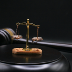 Discrição e sobriedade no Direito formam a postura profissional que protege reputação e garante resultados consistentes, comenta Hebron Costa Cruz de Oliveira.