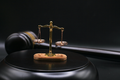 Discrição e sobriedade no Direito formam a postura profissional que protege reputação e garante resultados consistentes, comenta Hebron Costa Cruz de Oliveira.